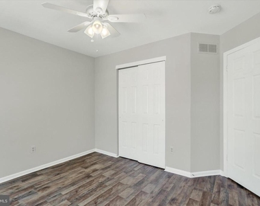 104 Suffield Court - Photo Thumbnail 28