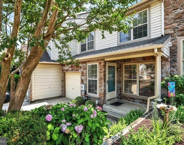 104 Suffield Court - Photo Thumbnail 37