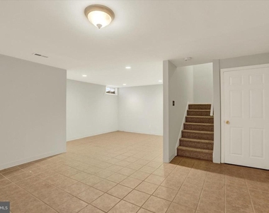 104 Suffield Court - Photo Thumbnail 29
