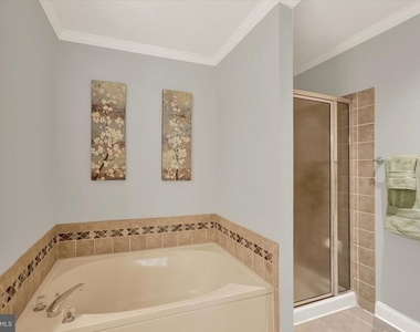 104 Suffield Court - Photo Thumbnail 21