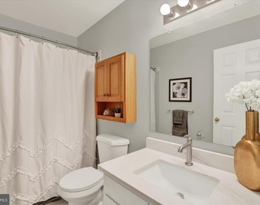104 Suffield Court - Photo Thumbnail 23