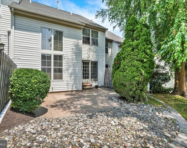 104 Suffield Court - Photo Thumbnail 33