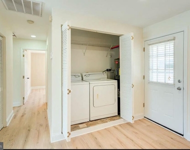 49 Mistletoe Lane - Photo Thumbnail 6
