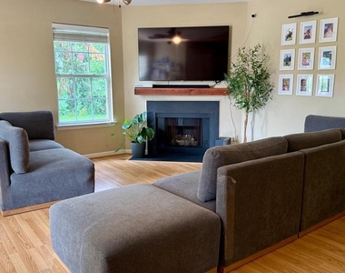 7 Jill Court - Photo Thumbnail 4