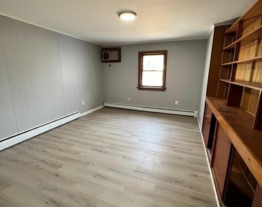 141 W Main Street - Photo Thumbnail 9
