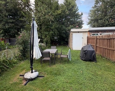 844 Spruce Street - Photo Thumbnail 5