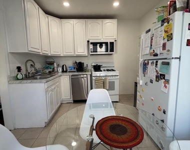 844 Spruce Street - Photo Thumbnail 7