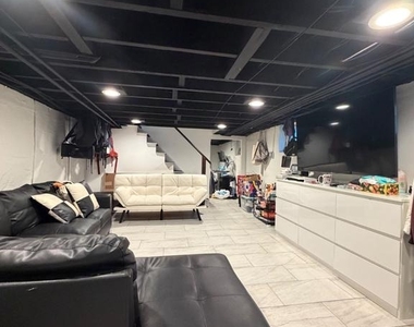 844 Spruce Street - Photo Thumbnail 4