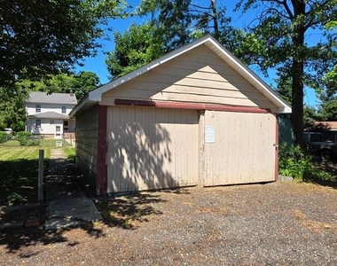246 Franklin Street - Photo Thumbnail 27