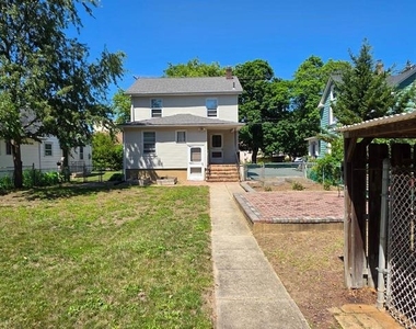 246 Franklin Street - Photo Thumbnail 25