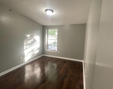 29 Carroll Street - Photo Thumbnail 12