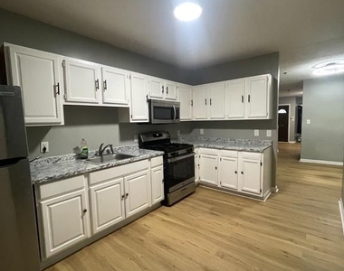 29 Carroll Street - Photo Thumbnail 11