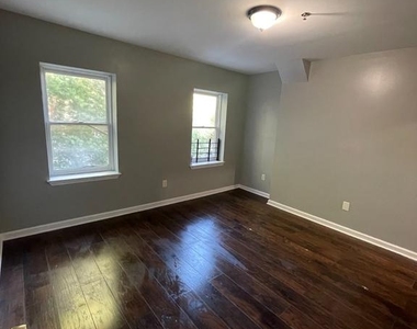 29 Carroll Street - Photo Thumbnail 15