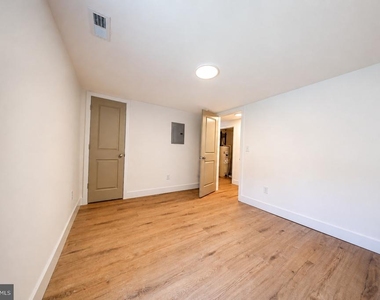 10 Myrtle Avenue - Photo Thumbnail 10