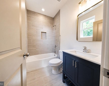 10 Myrtle Avenue - Photo Thumbnail 5
