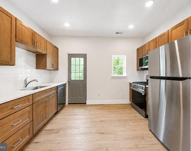 10 Myrtle Avenue - Photo Thumbnail 1