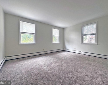 923 Washington Street - Photo Thumbnail 2
