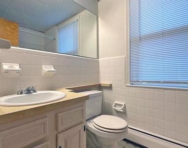 923 Washington Street - Photo Thumbnail 1