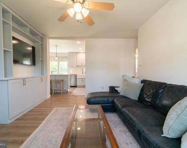 1129 Jefferson Avenue - Photo Thumbnail 3