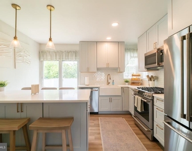 1129 Jefferson Avenue - Photo Thumbnail 7