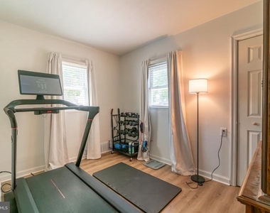 1129 Jefferson Avenue - Photo Thumbnail 12