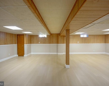 701 Crestbrook Avenue - Photo Thumbnail 36