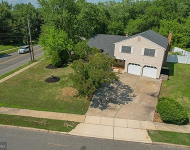 701 Crestbrook Avenue - Photo Thumbnail 44
