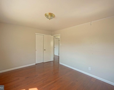 701 Crestbrook Avenue - Photo Thumbnail 32