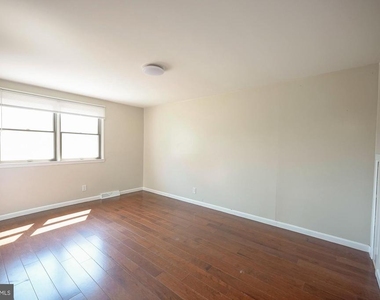 701 Crestbrook Avenue - Photo Thumbnail 29