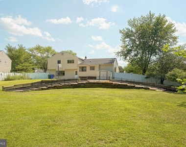 701 Crestbrook Avenue - Photo Thumbnail 41