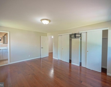 701 Crestbrook Avenue - Photo Thumbnail 26