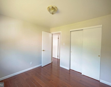 701 Crestbrook Avenue - Photo Thumbnail 34