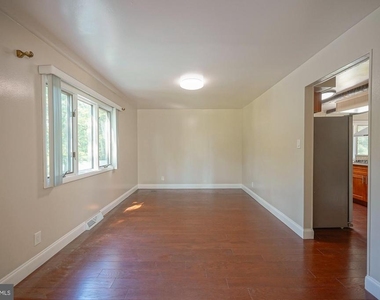701 Crestbrook Avenue - Photo Thumbnail 18