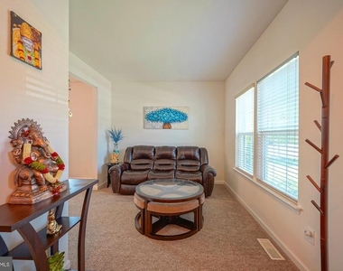 27 Carrington Way - Photo Thumbnail 3