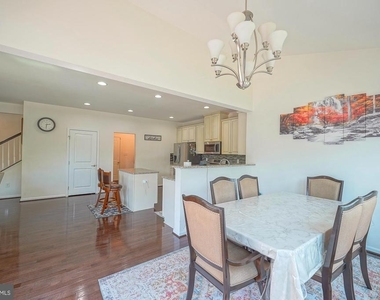 27 Carrington Way - Photo Thumbnail 11