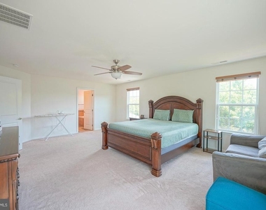 27 Carrington Way - Photo Thumbnail 17