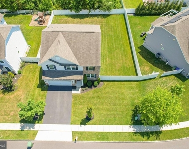 27 Carrington Way - Photo Thumbnail 2