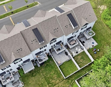 11 Autumn Park Boulevard - Photo Thumbnail 39