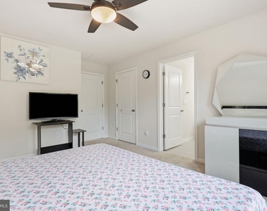 11 Autumn Park Boulevard - Photo Thumbnail 16