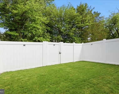 11 Autumn Park Boulevard - Photo Thumbnail 29