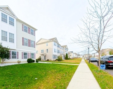 33 Mountie Lane - Photo Thumbnail 6