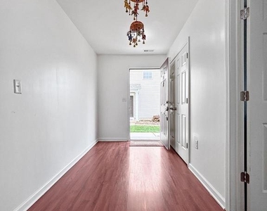 33 Mountie Lane - Photo Thumbnail 7