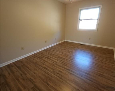 449 Lands End Road - Photo Thumbnail 12