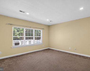 48262 Easton Court - Photo Thumbnail 11
