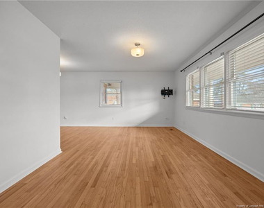 5419 Laramie Court - Photo Thumbnail 7