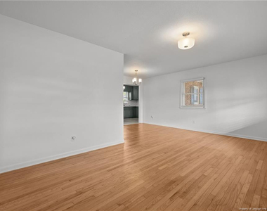 5419 Laramie Court - Photo Thumbnail 9