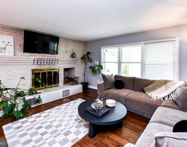 4105 Yardley Court - Photo Thumbnail 23
