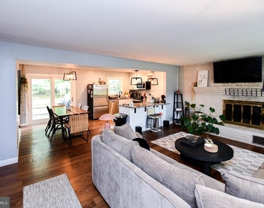 4105 Yardley Court - Photo Thumbnail 21