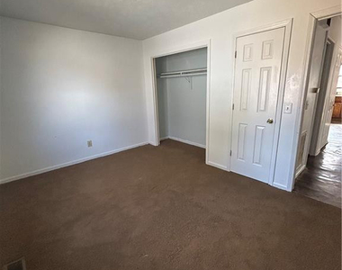 1370 Singletree Lane - Photo Thumbnail 7