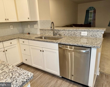 4812 Crest View Drive - Photo Thumbnail 12